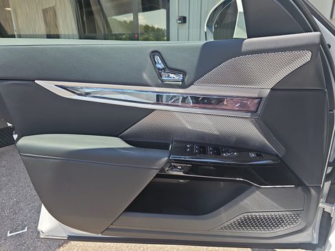 New 2026 BMW 740i RWD image 29