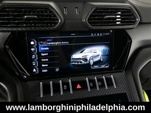 Used 2022 Lamborghini Urus AWD/4WD image 22