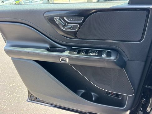 Used 2023 Lincoln Aviator AWD w/ Elements Package image 11