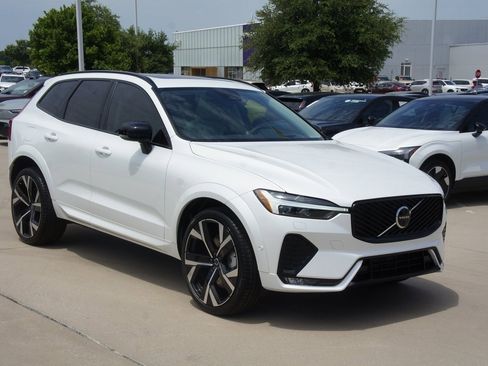 New 2026 Volvo XC60 B5 Ultra w/ Protection Package Premier image 3