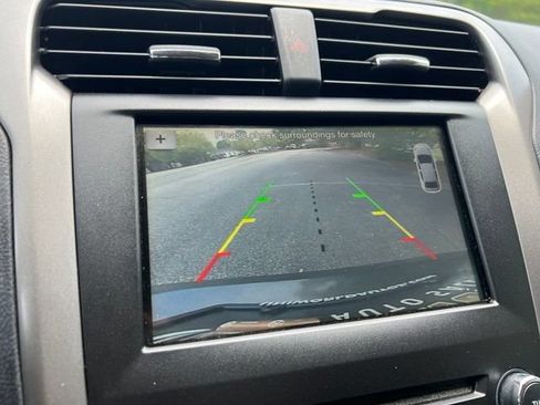 Used 2018 Ford Fusion SE FWD image 36