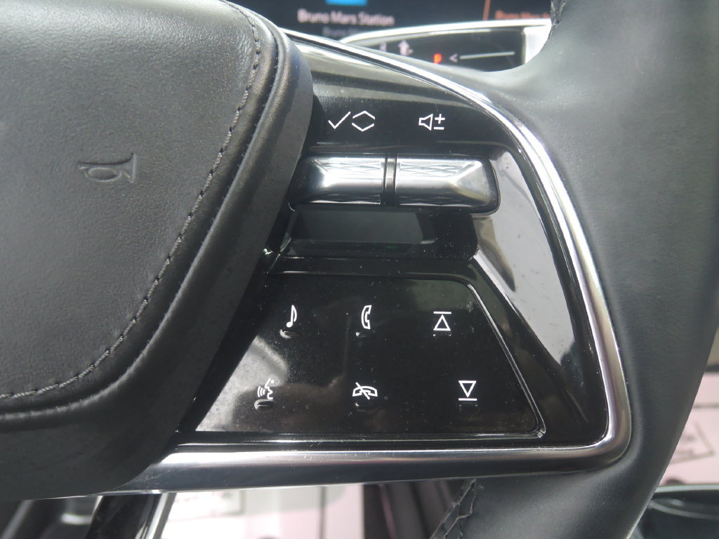Used 2026 Cadillac Lyriq Signature Luxury w/ Nappa Leather Package AWD/4WD image 19