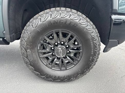 Used 2026 Chevrolet Silverado 2500 ZR2 w/ LPO, Dark Essentials Package AWD/4WD image 9