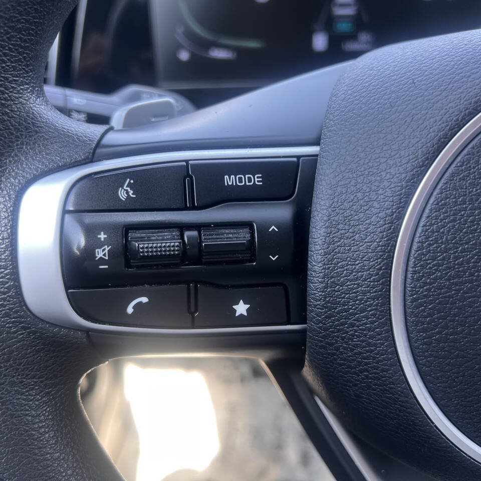 Used 2023 Kia Sportage LX AWD/4WD image 12
