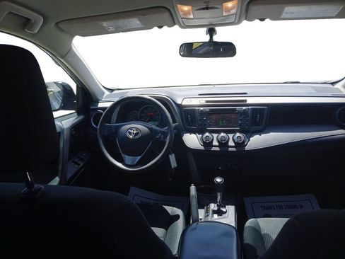 Used 2016 Toyota RAV4 LE FWD image 5
