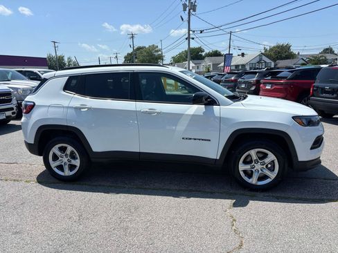 Certified 2024 Jeep Compass Latitude AWD/4WD image 2