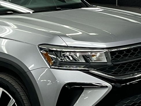 Used 2022 Volkswagen Taos SE image 40