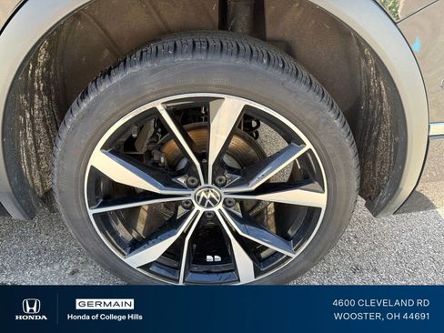 Used 2024 Volkswagen Tiguan SEL R-Line AWD/4WD image 9