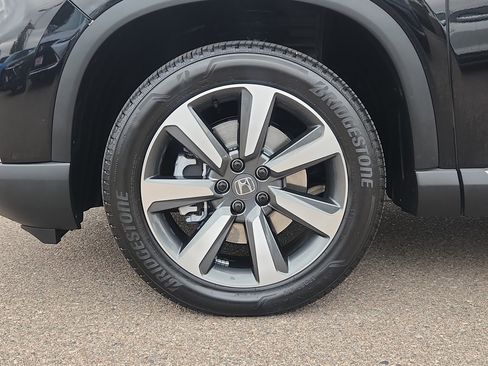 Used 2025 Honda Pilot Elite image 18