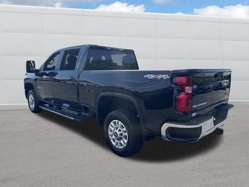 Used 2025 Chevrolet Silverado 2500 LT w/ Convenience Package AWD/4WD image 3