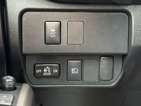 Used 2023 Toyota Tacoma SR5 w/ Black Out Package (TMS) image 21