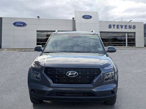 Used 2026 Hyundai Venue SEL FWD image 2