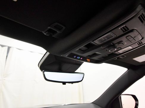 Used 2024 Cadillac Escalade Premium Luxury w/ Performance Package image 31