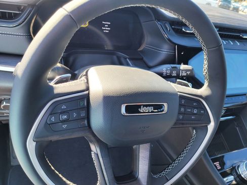 New 2026 Jeep Grand Cherokee Altitude image 19