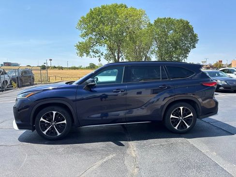 Used 2021 Toyota Highlander XSE FWD image 1