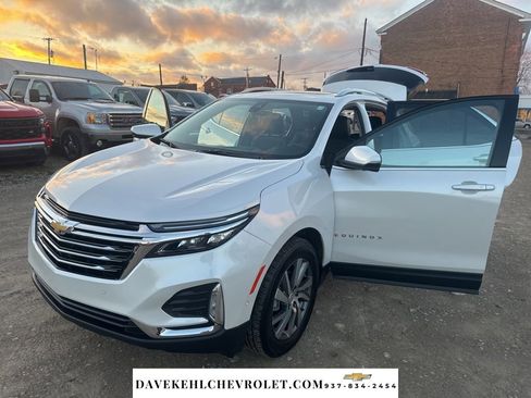 Used 2023 Chevrolet Equinox Premier image 10