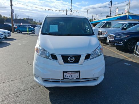 Used 2021 Nissan NV200 SV w/ Back Door Glass Package FWD image 2