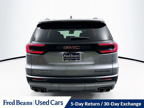 Used 2025 GMC Acadia Elevation w/ Elevation Premium Package AWD/4WD image 5
