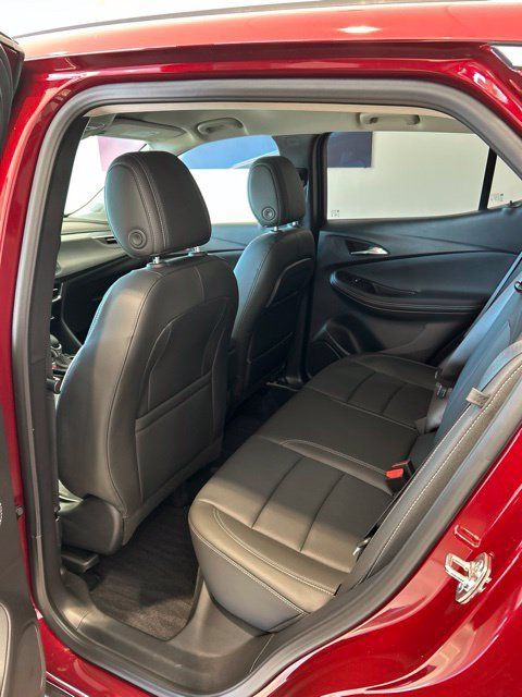 Used 2025 Buick Encore GX Avenir w/ Avenir Technology Package AWD/4WD image 10