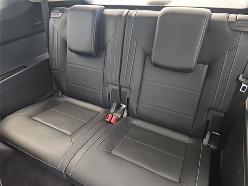 Used 2023 Volkswagen Atlas SE w/ Panoramic Sunroof Package FWD image 10