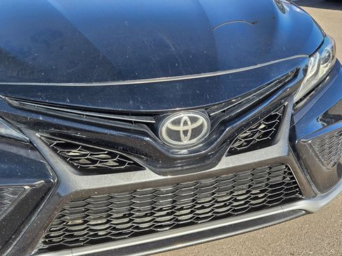 Used 2022 Toyota Camry XSE FWD image 9