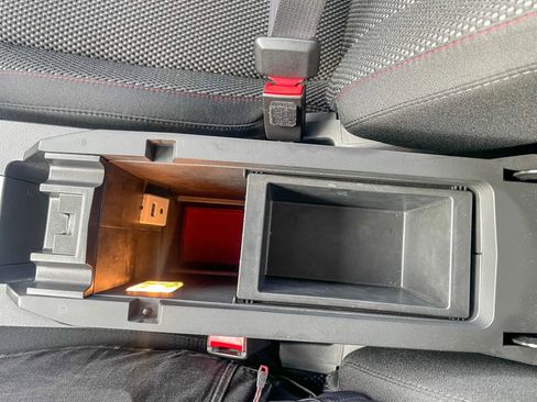 Used 2017 Chevrolet Equinox LT w/ Convenience Package image 27