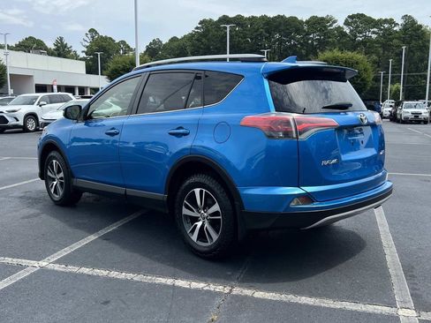 Used 2017 Toyota RAV4 XLE FWD image 4