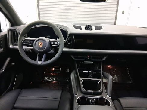 New 2025 Porsche Cayenne GTS image 13