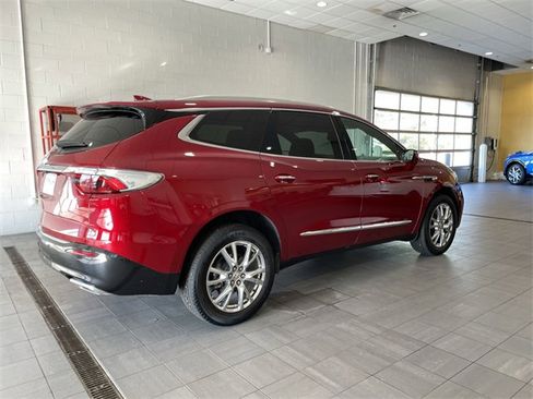 Used 2024 Buick Enclave Premium image 5