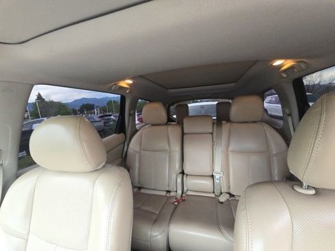 Used 2020 Nissan Pathfinder Platinum FWD image 12