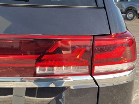 Used 2025 Volkswagen Atlas SE image 42