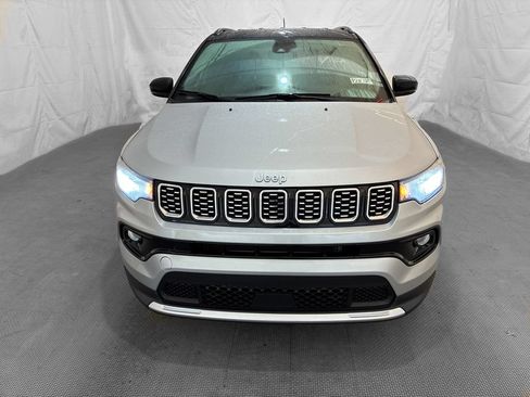 Used 2025 Jeep Compass Limited AWD/4WD image 2