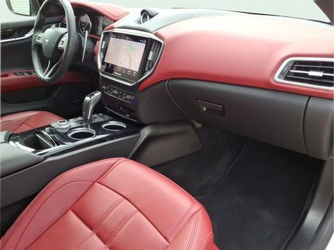 Used 2022 Maserati Ghibli Modena Q4 image 24