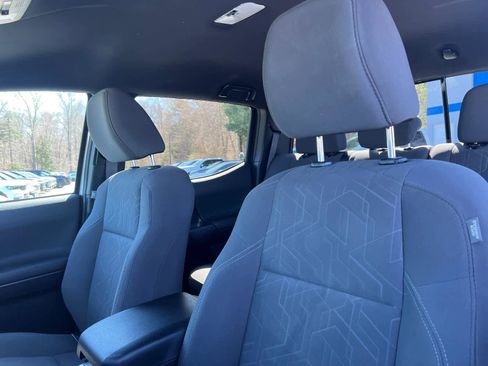 Used 2019 Toyota Tacoma TRD Off-Road w/ Technology Package image 13