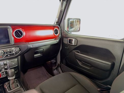 Used 2022 Jeep Gladiator Rubicon w/ Cold Weather Group AWD/4WD image 20