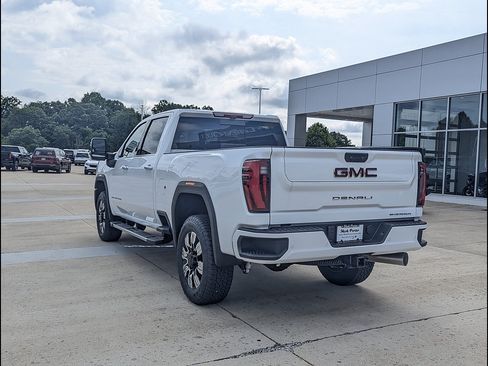 New 2026 GMC Sierra 2500 Denali w/ Denali Reserve Package AWD/4WD image 8
