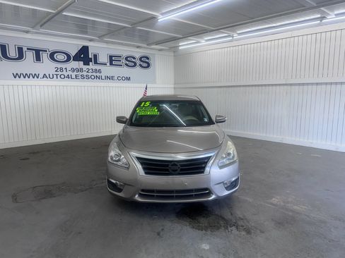Used 2015 Nissan Altima 2.5 S w/ Power Driver Seat Package FWD image 2