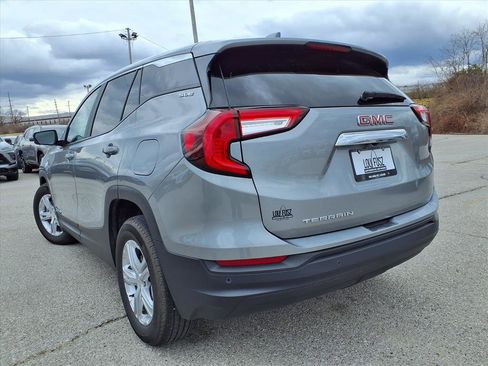 Used 2024 GMC Terrain SLE image 39