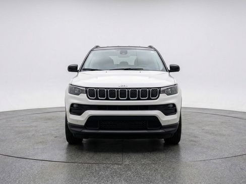 Used 2025 Jeep Compass Limited image 2