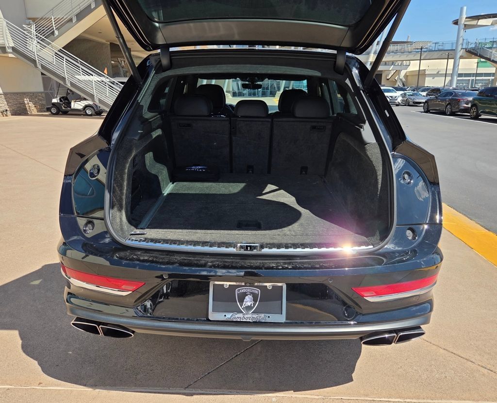 Used 2021 Bentley Bentayga AWD/4WD image 9