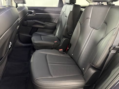 Used 2025 Kia Sorento SX FWD image 13