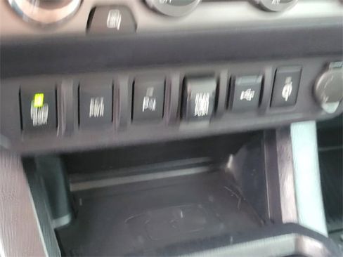 Used 2020 Toyota Tacoma TRD Off-Road image 29