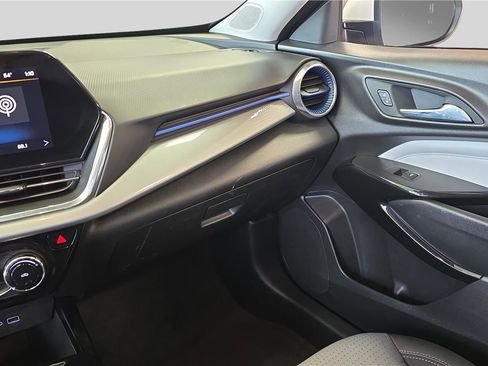 Used 2025 Chevrolet Trax LT image 20