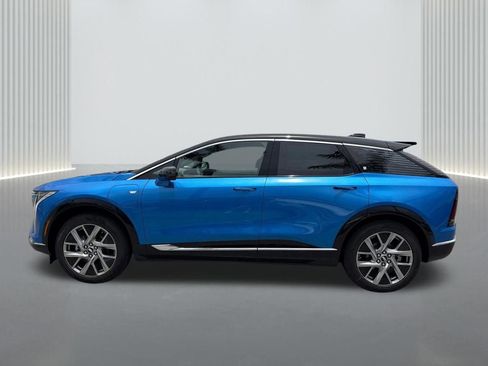 New 2026 Cadillac Optiq Luxury 1 RWD image 8