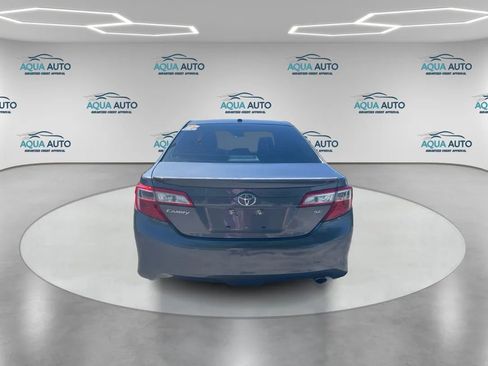 Used 2014 Toyota Camry SE image 6