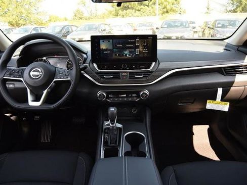 New 2025 Nissan Altima 2.5 SV image 8