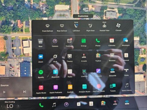 Used 2023 Tesla Model X image 39