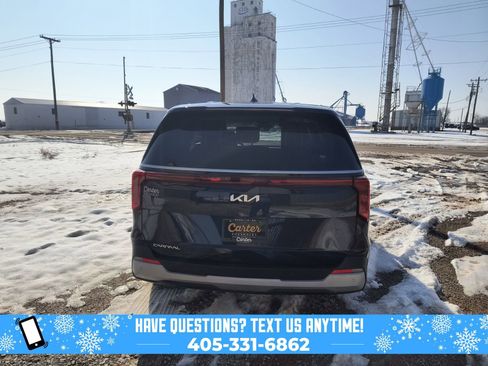 Used 2025 Kia Carnival image 8