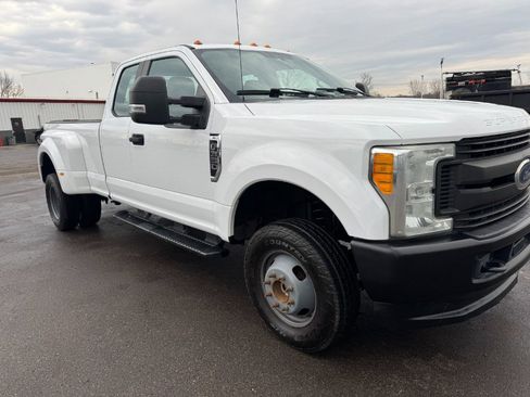 Used 2017 Ford F350 XL w/ Power Equipment Group image 12