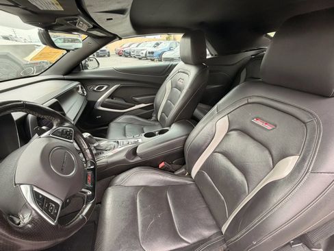 Used 2019 Chevrolet Camaro SS RWD image 17